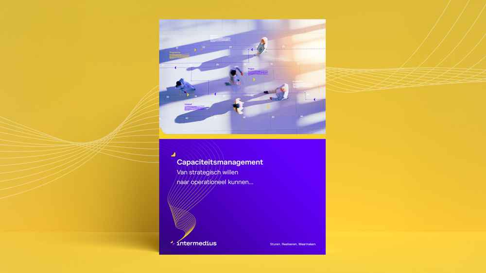Cover van de whitepaper Capaciteitsmanagement: van strategisch willen naar operationeel kunnen van Intermedius